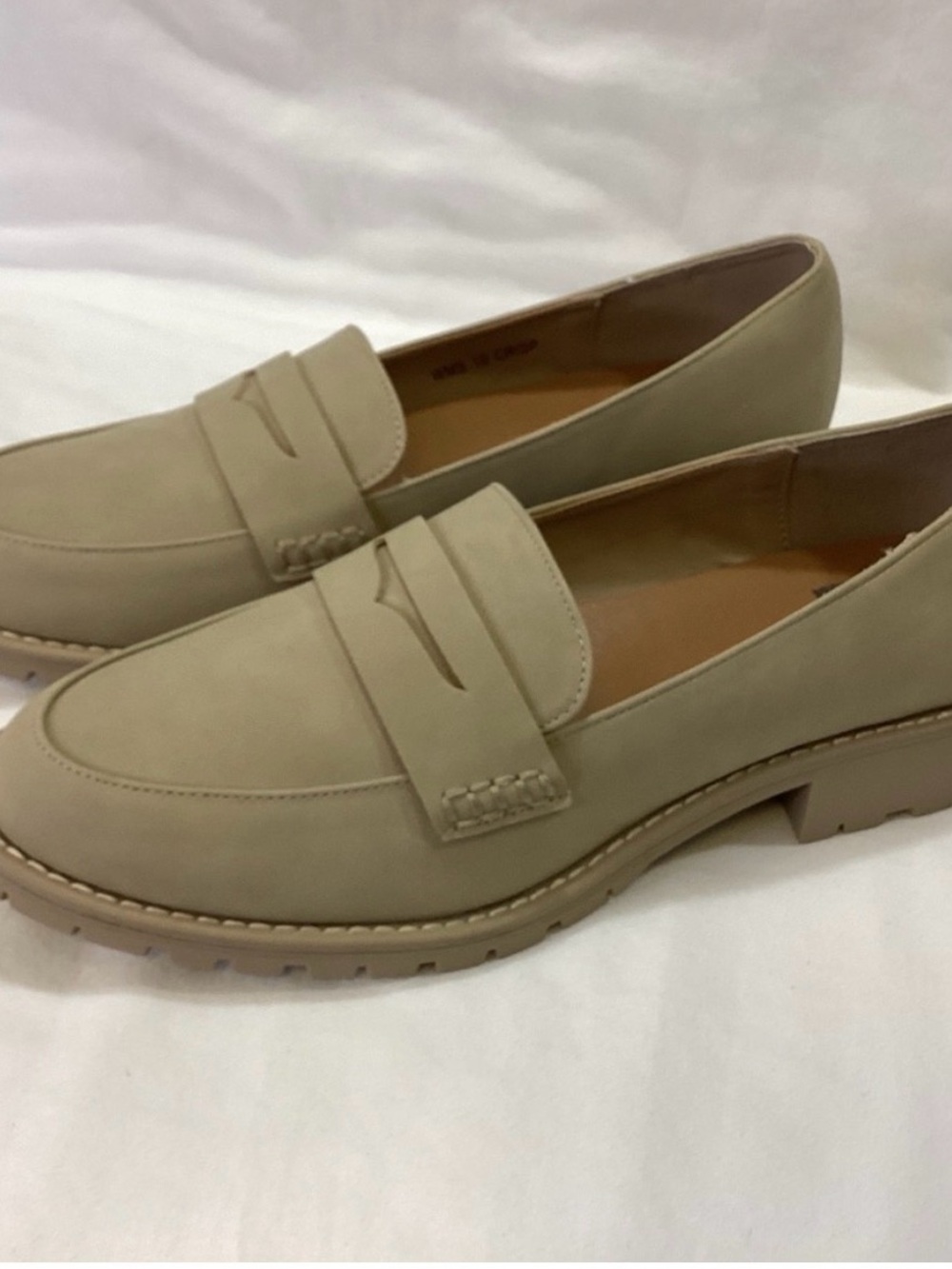 NEW Dolce Vita “CRISP” Tan Faux Sueded Leather Loafers SZ 10 orig $89 - NOW $17!